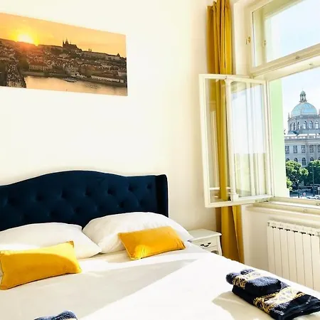 Royal Historical In Center Apartment Prague