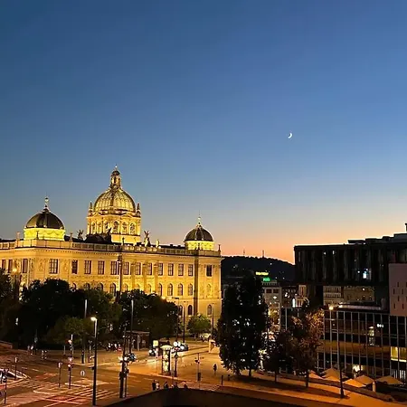 Apartment Royal Historical In Center *