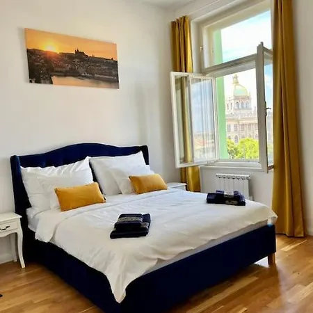 Royal Historical In Center Apartment *